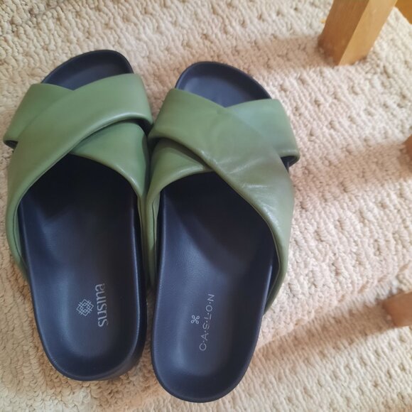 Caslon Vivi Slide Sandal, Size 6.5 in Green Olive - Picture 2 of 3